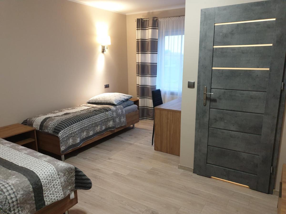 Motel Na Stacji Paliw 尤斯托尼莫斯基 外观 照片